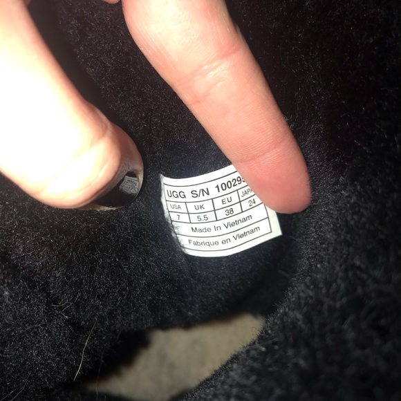 Black bow tie ugg boots - Picture 4 of 4